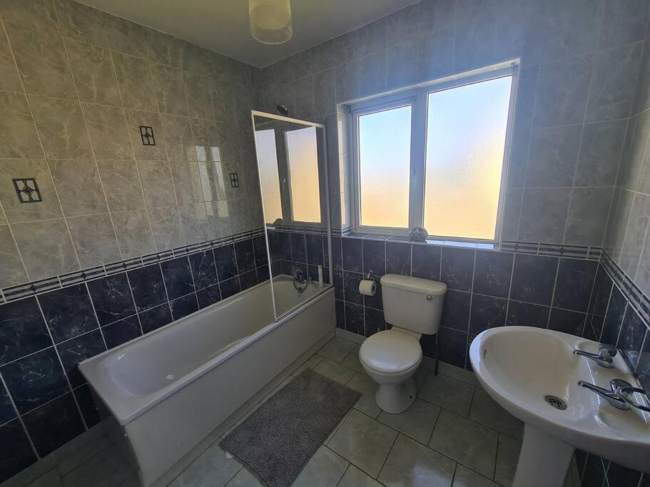 Bundoran Seaside Stays House - Wifi, Large Spacious Home 外观 照片