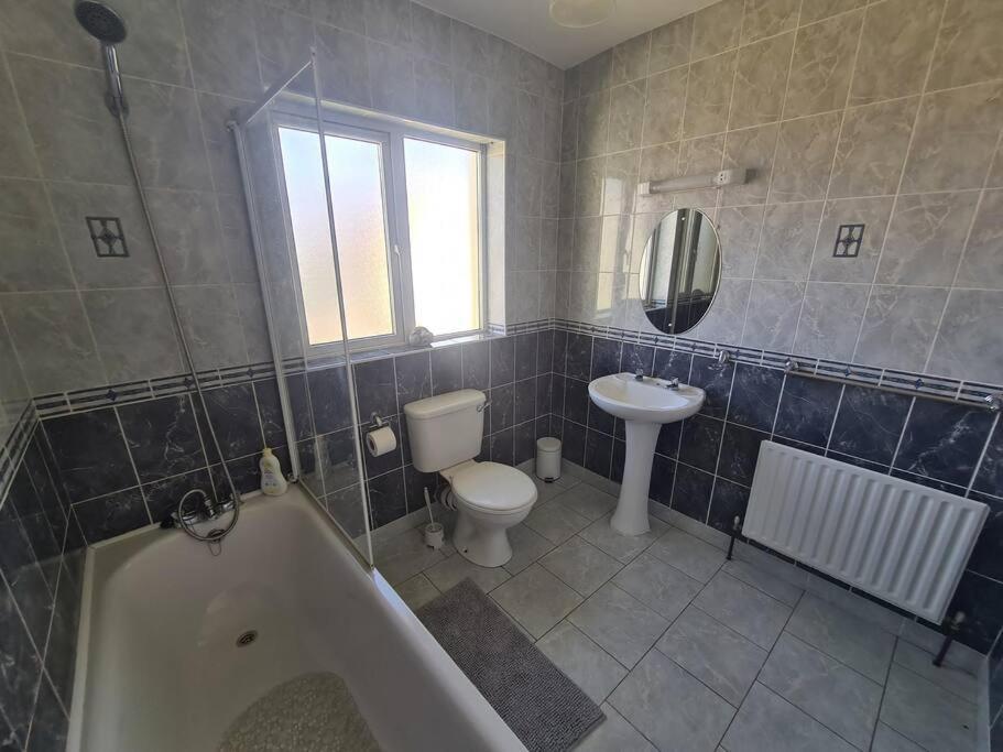 Bundoran Seaside Stays House - Wifi, Large Spacious Home 外观 照片